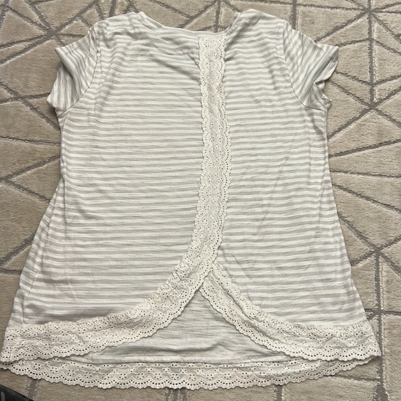 LC Lauren Conrad Gray & White Striped Eyelet Tshirt/Blouse Women Size Sm… - Picture 3 of 6